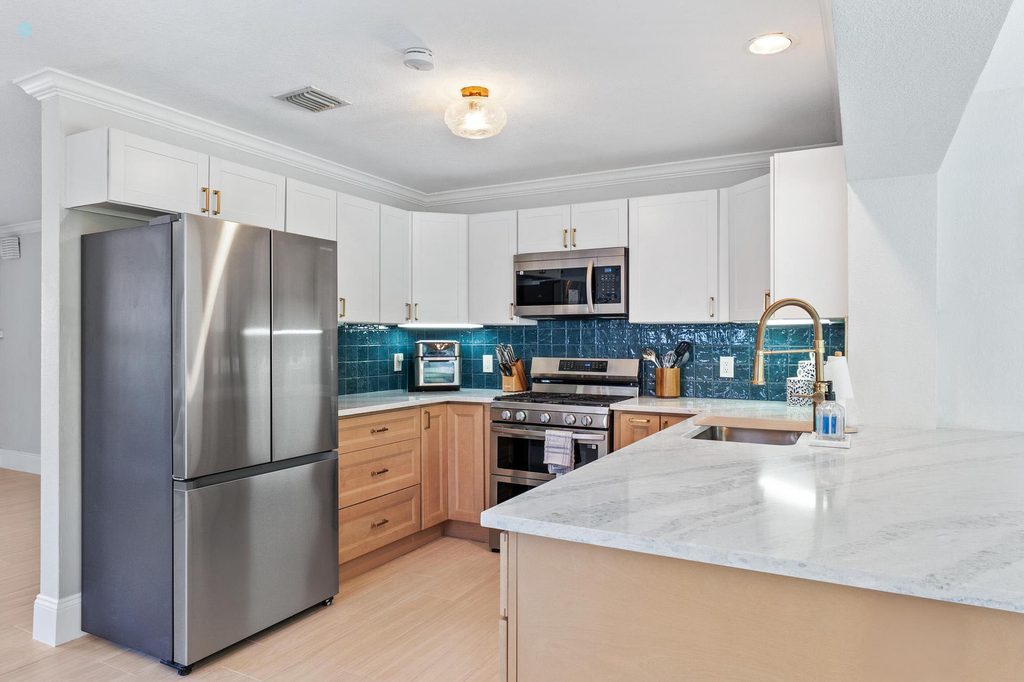 511 Ivy Ave home in central Palm Beach Gardens FL